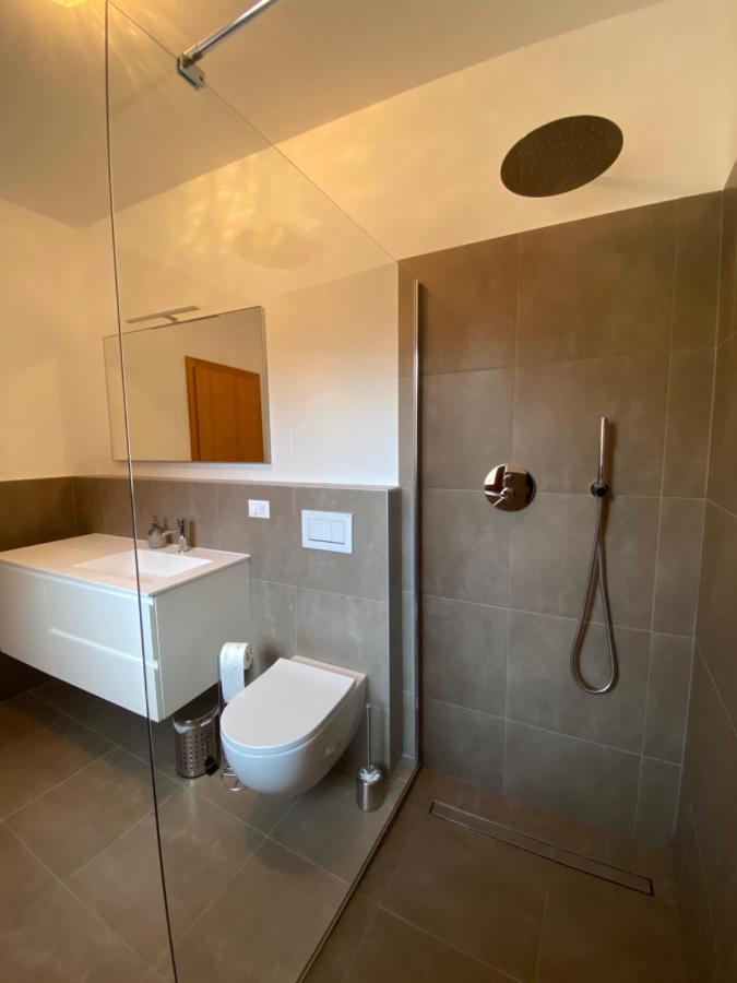 Ansitz Von Wohlgemuth Apartment Salorno Bagian luar foto