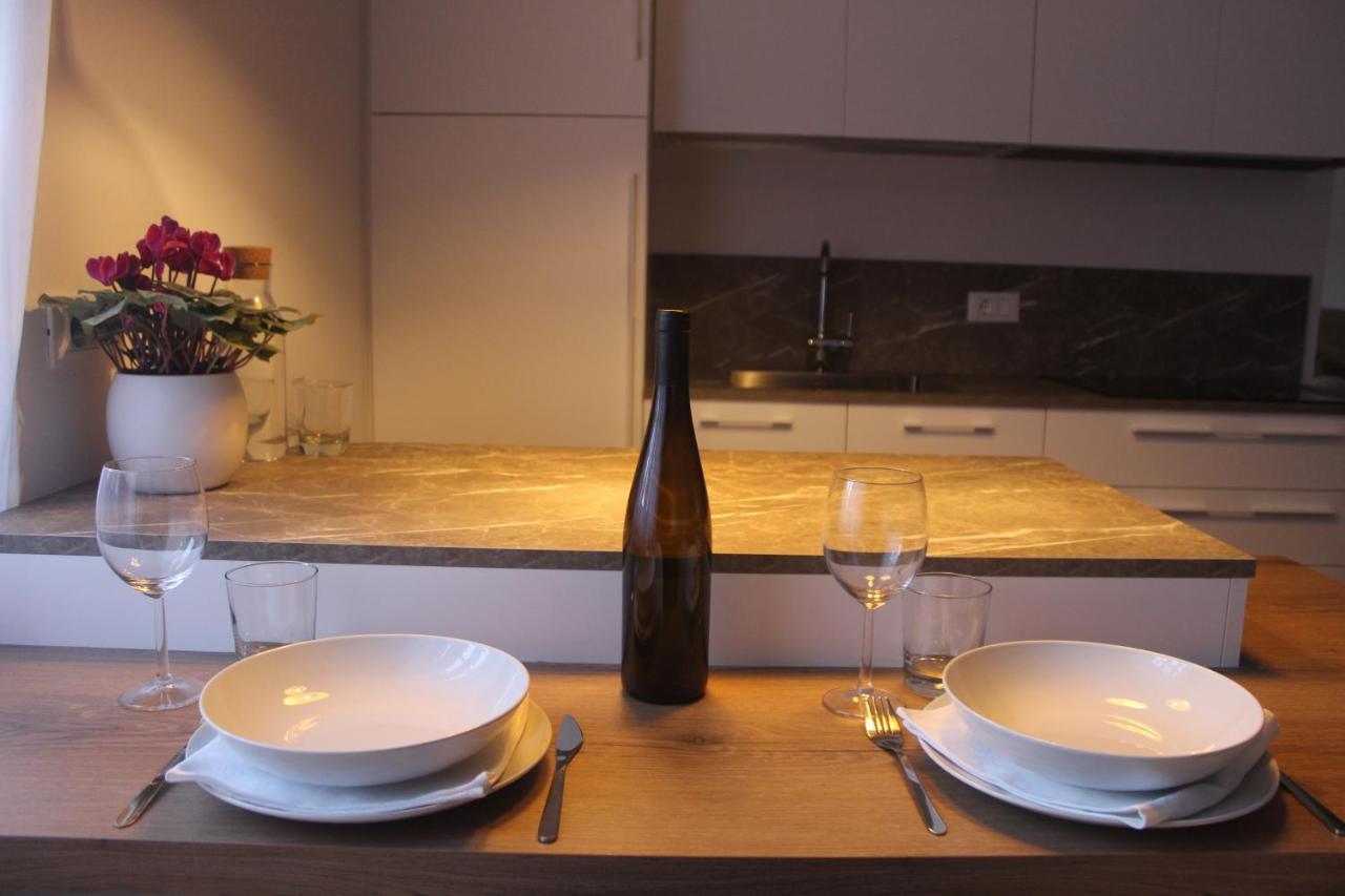 Ansitz Von Wohlgemuth Apartment Salorno Bagian luar foto