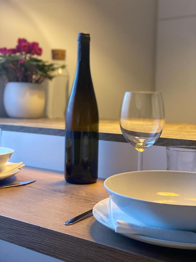 Ansitz Von Wohlgemuth Apartment Salorno Bagian luar foto
