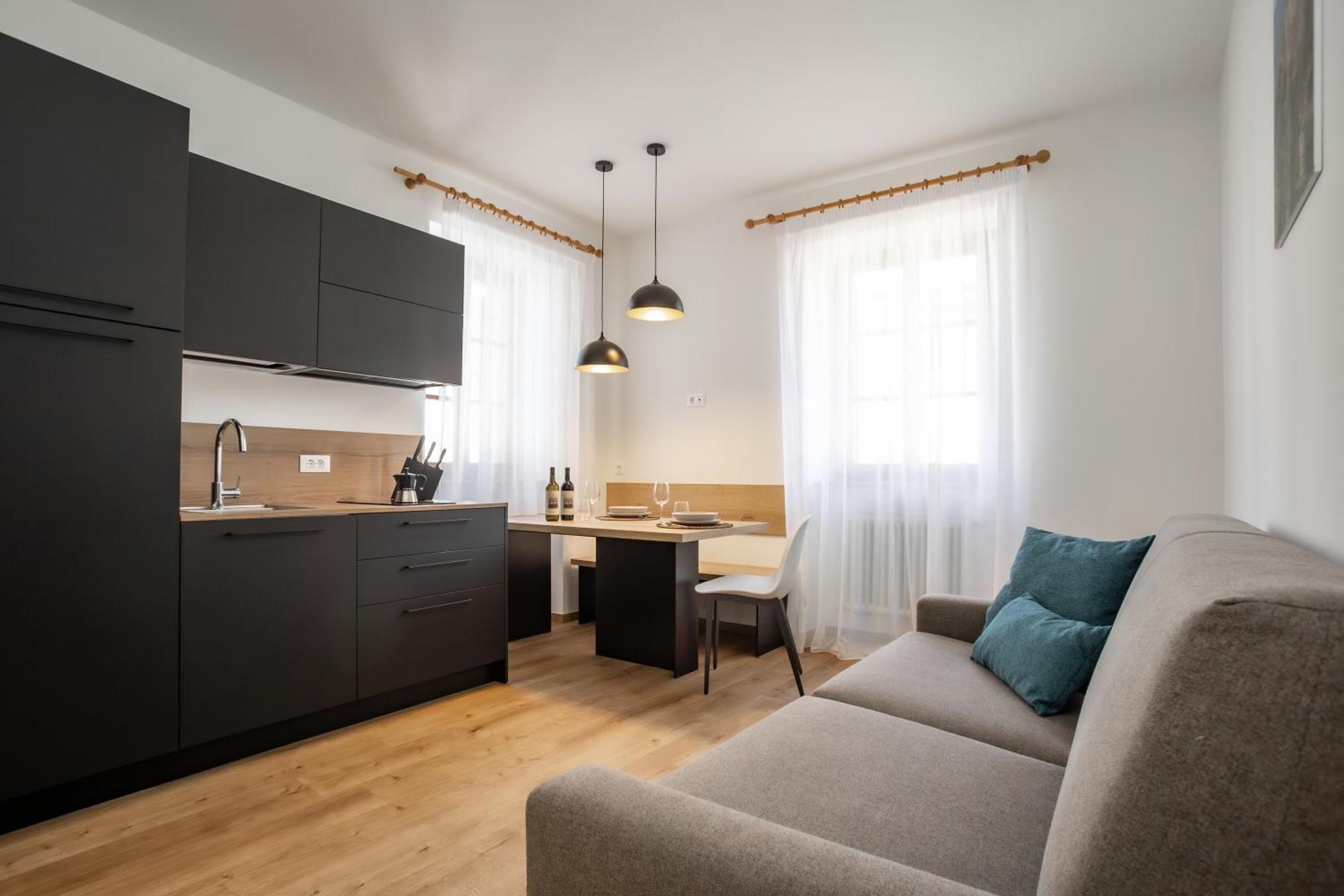 Ansitz Von Wohlgemuth Apartment Salorno Bagian luar foto