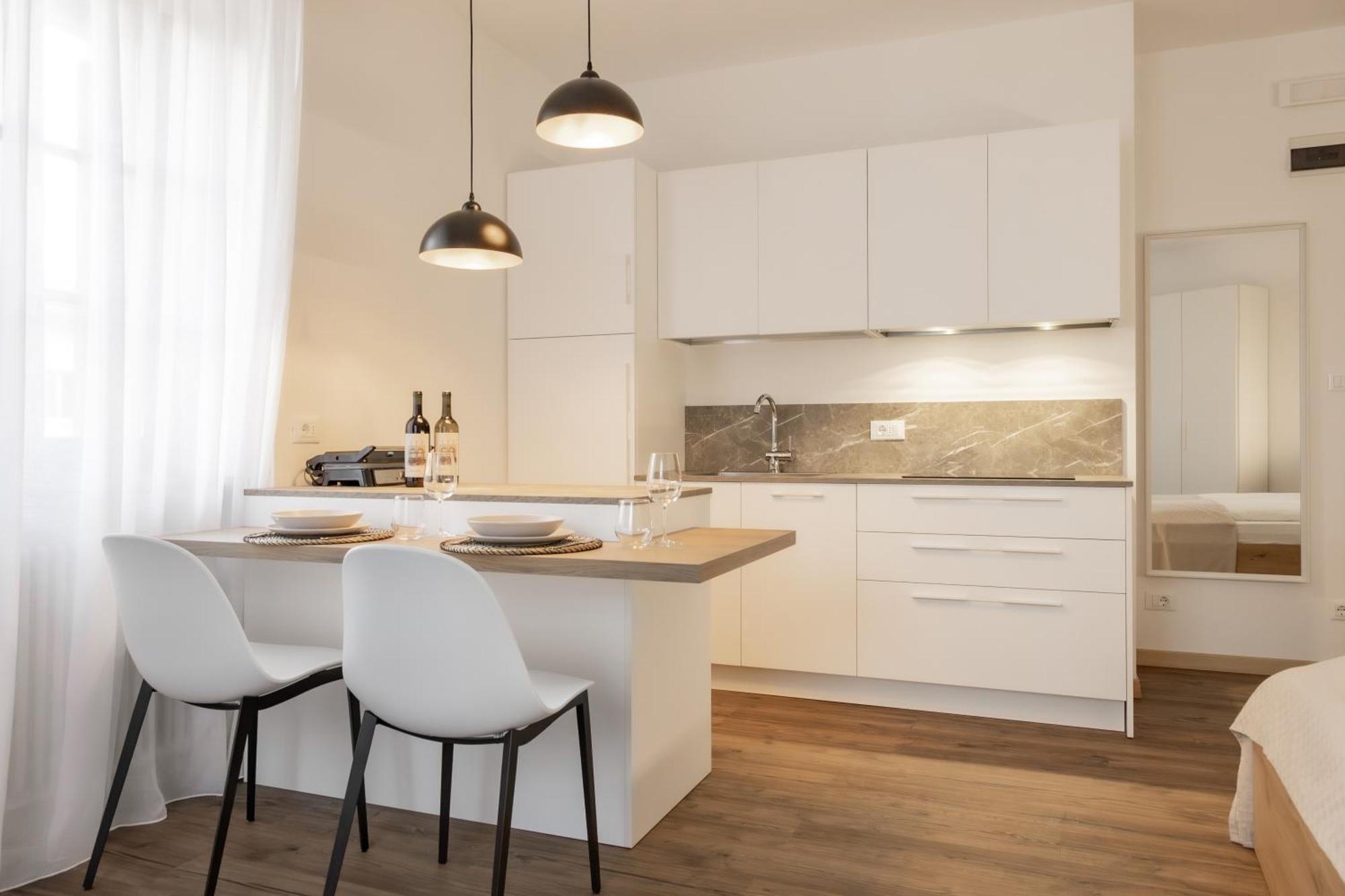 Ansitz Von Wohlgemuth Apartment Salorno Bagian luar foto